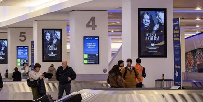 紐約機(jī)場廣告